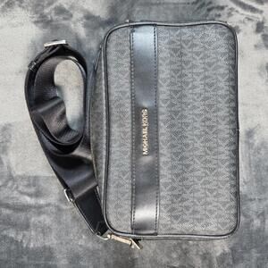 Michael Kors Kenley Black Crossbody